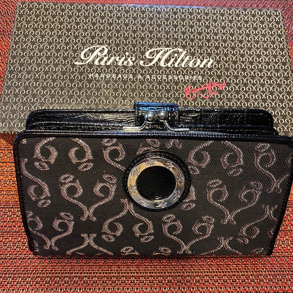 BNIB Trifold Clutch Wallet Paris Hilton Handbags Blk & Metallic  6.5 x 4 x 1 in